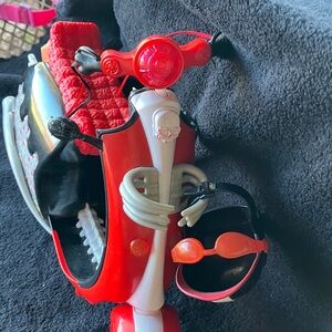 Vintage Monster High Ghoulia yelps  Scooter and helmet